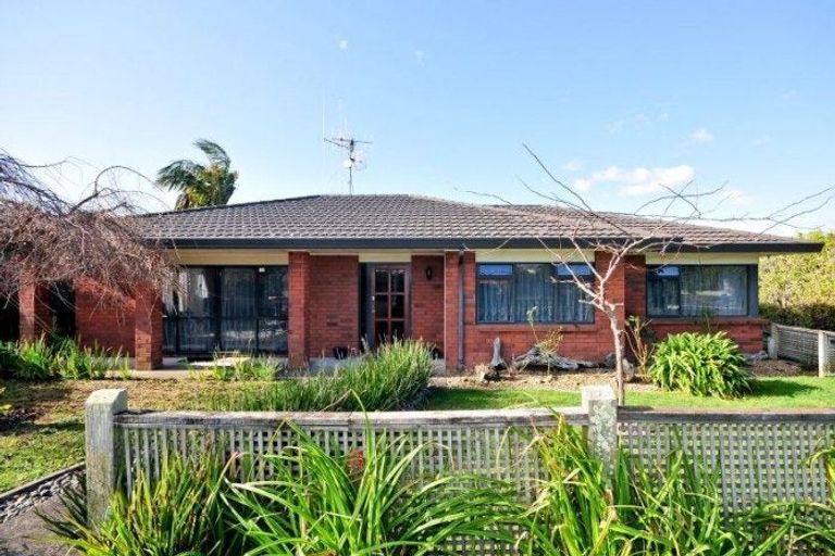 Photo of property in 114 Sandwich Road, St Andrews, Hamilton, 3200