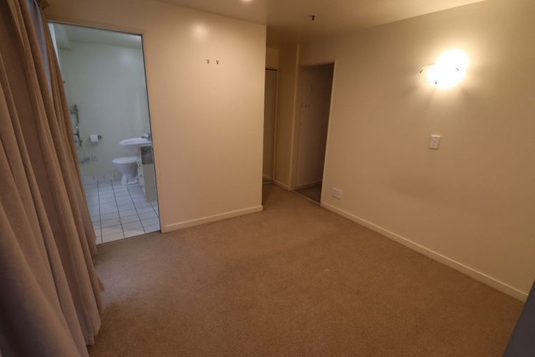 Photo of property in Terrace Heights Apartments, 9e/163 The Terrace, Wellington Central, Wellington, 6011