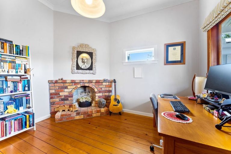 Photo of property in 14 Moore Street, Hillcrest, Auckland, 0627