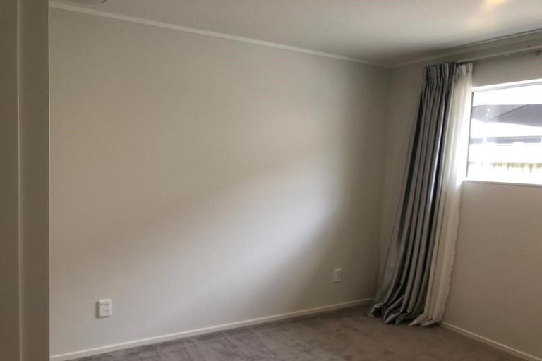 Photo of property in 13 Takahe Avenue, Takanini, 2112