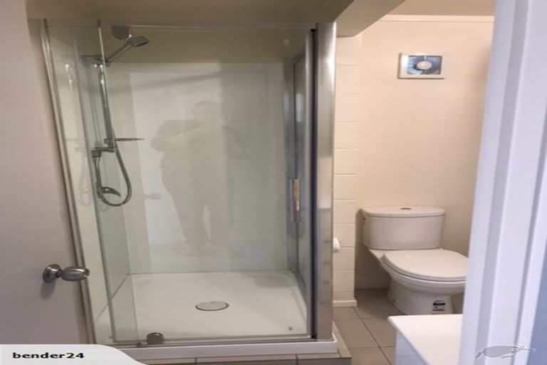 Photo of property in 1/46 John Dee Crescent, Red Beach, 0932