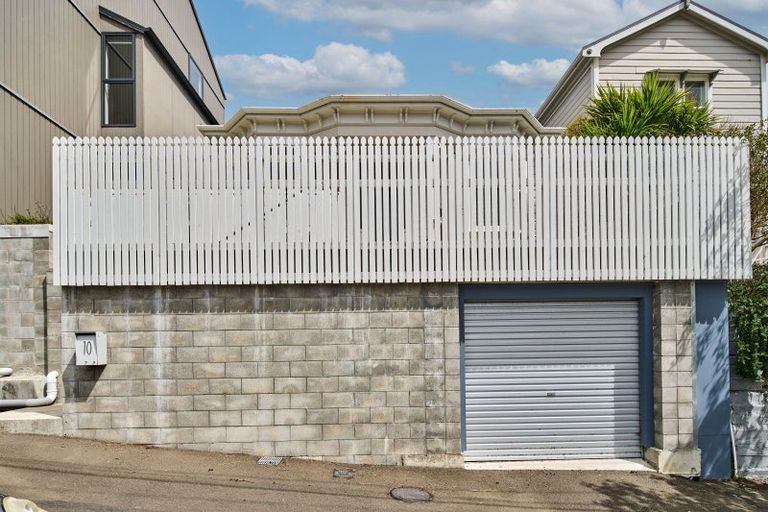 Photo of property in 10 Stanley Street, Berhampore, Wellington, 6023