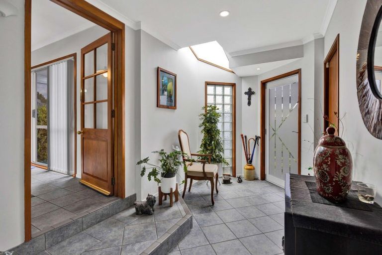 Photo of property in 6 Argyle Place, Highlands Park, New Plymouth, 4312