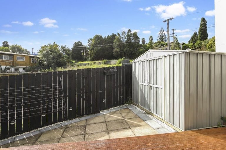 Photo of property in 17b Seymour Road, Sunnyvale, Auckland, 0612