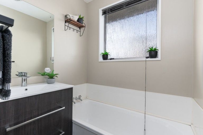 Photo of property in 32 Brookside Road, Rolleston, 7614