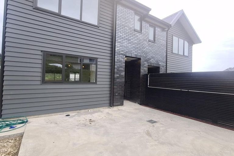 Photo of property in 5 Holystone Road, Whitby, Porirua, 5024