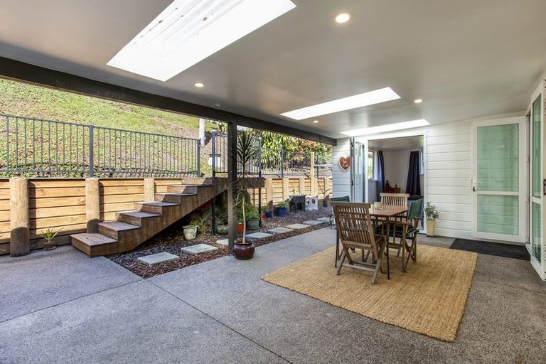 Photo of property in 17 Awaroa Road, Helensville, 0800