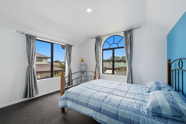 Photo of property in 24 Welsford Street, Woodend, 7610