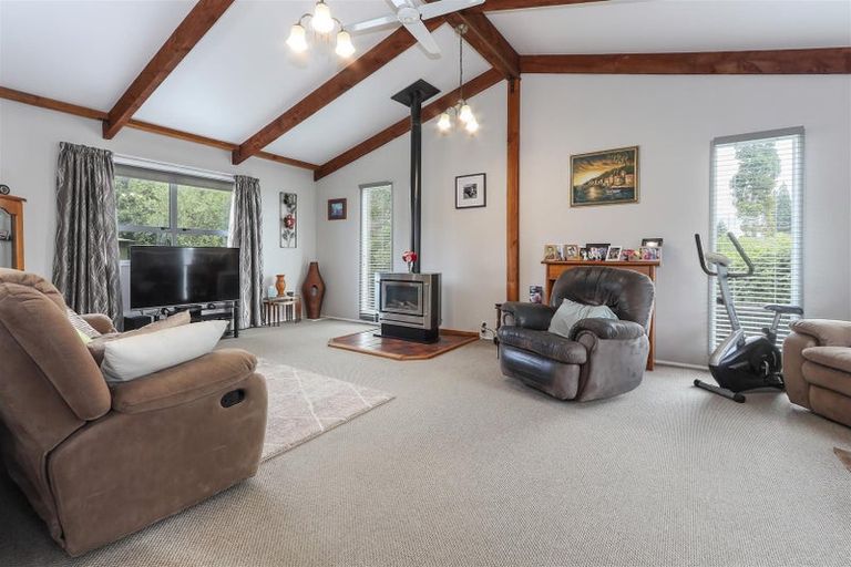 Photo of property in 3 Waitawa Place, Lynmore, Rotorua, 3010