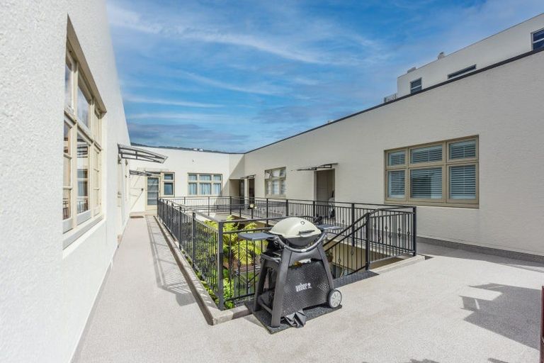 Photo of property in 11-19 Wellington Street, Picton, 7220