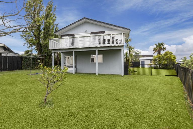Photo of property in 9 Denver Avenue, Sunnyvale, Auckland, 0612