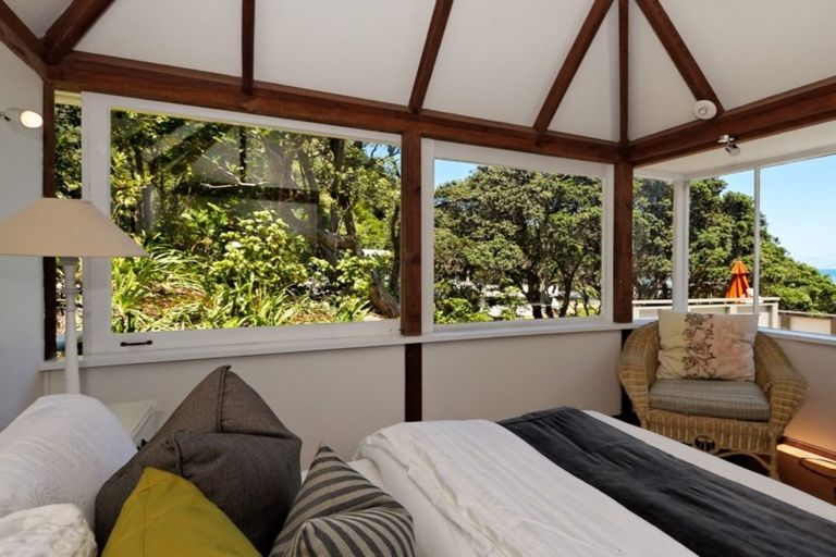 Photo of property in 35 Beach Valley Road, Piha, New Lynn, 0772