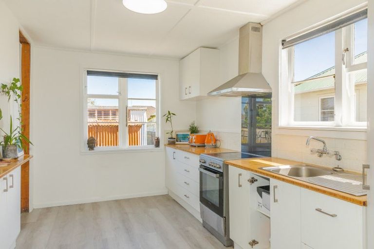 Photo of property in 4 Colvin Street, Westport, 7825