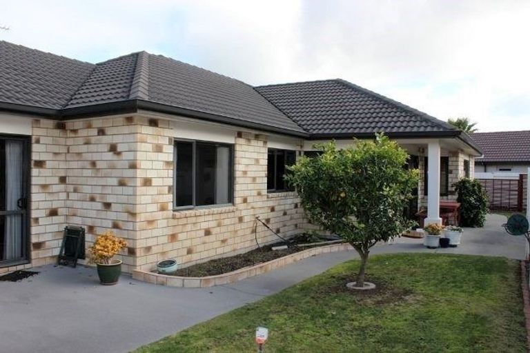 Photo of property in 12 Putaka Place, Papamoa Beach, Papamoa, 3118