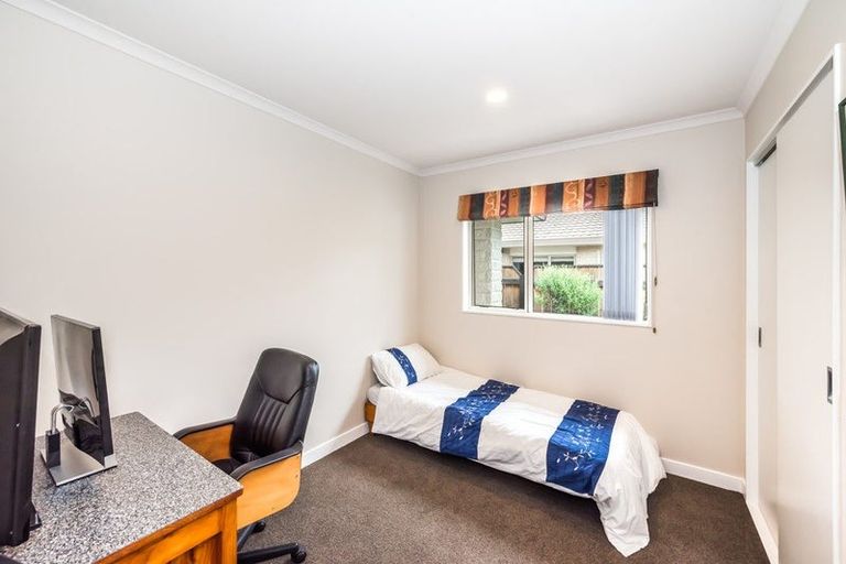 Photo of property in 78 Guildford Drive, Paraparaumu, 5032