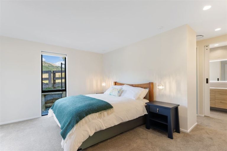 Photo of property in 11 Round Hill Rise, Cracroft, Christchurch, 8022