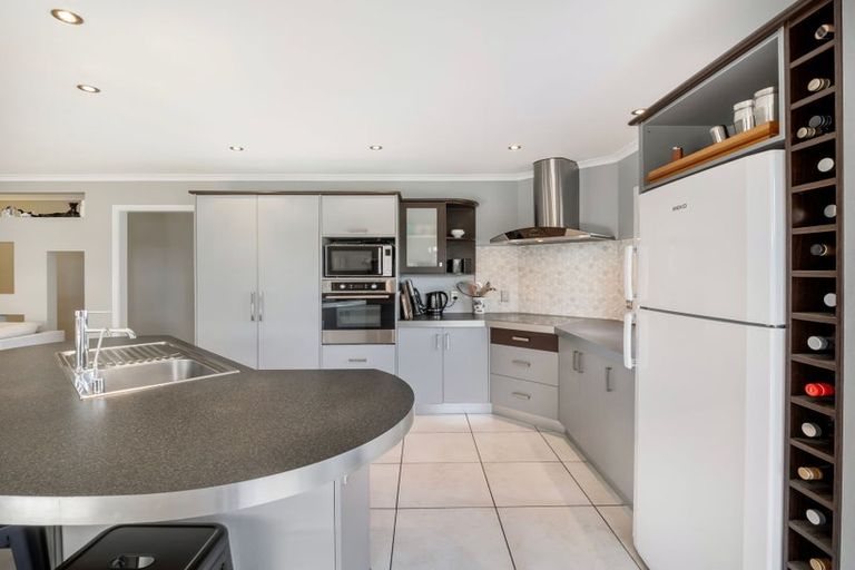 Photo of property in 3 Bouvardia Avenue, Milson, Palmerston North, 4414