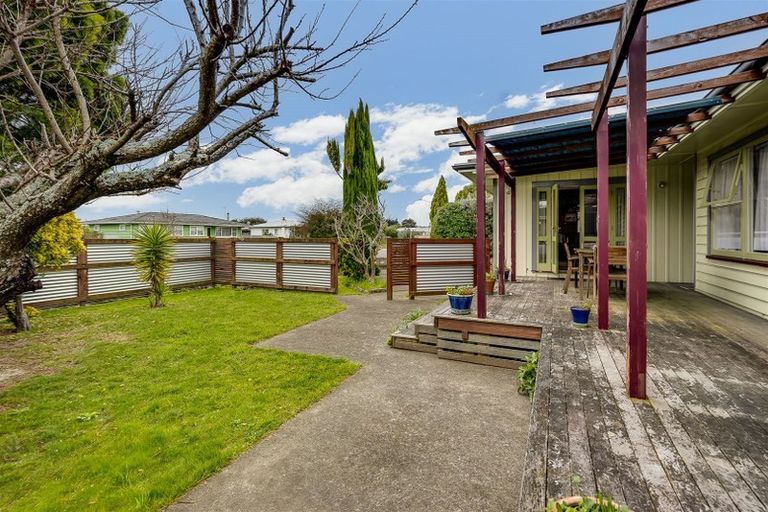 Photo of property in 19 Clarence Cox Crescent, Pirimai, Napier, 4112