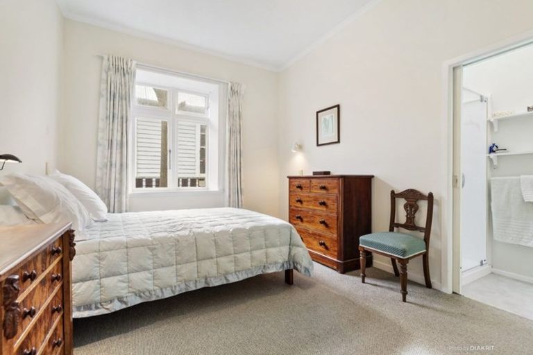 Photo of property in 211 The Parade, Island Bay, Wellington, 6023