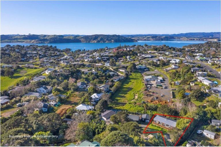 Photo of property in 1a Cross Street, Raglan, 3225