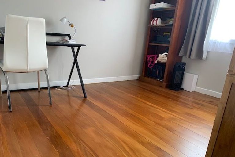 Photo of property in 7 Tatau Way, Te Atatu Peninsula, Auckland, 0610