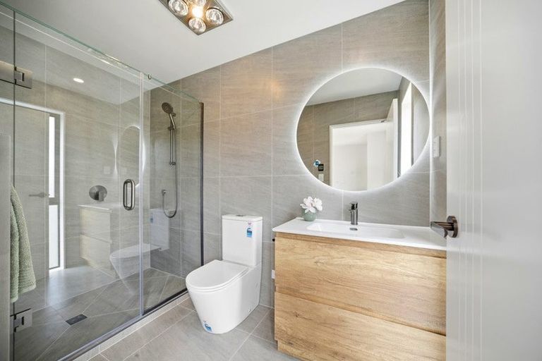 Photo of property in 15 Nerita Place, Long Bay, 0630