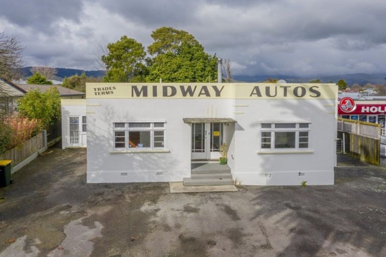 Photo of property in 362 Oxford Street, Levin, 5510