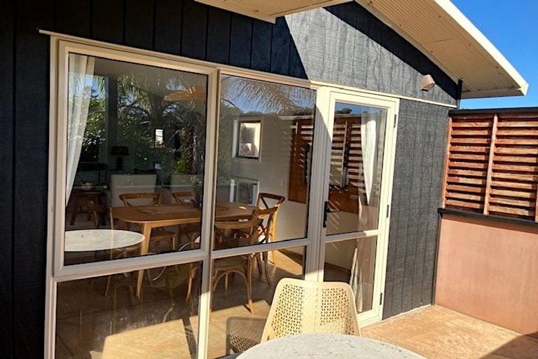 Photo of property in 24 Carnmore Place, Torbay, Auckland, 0630