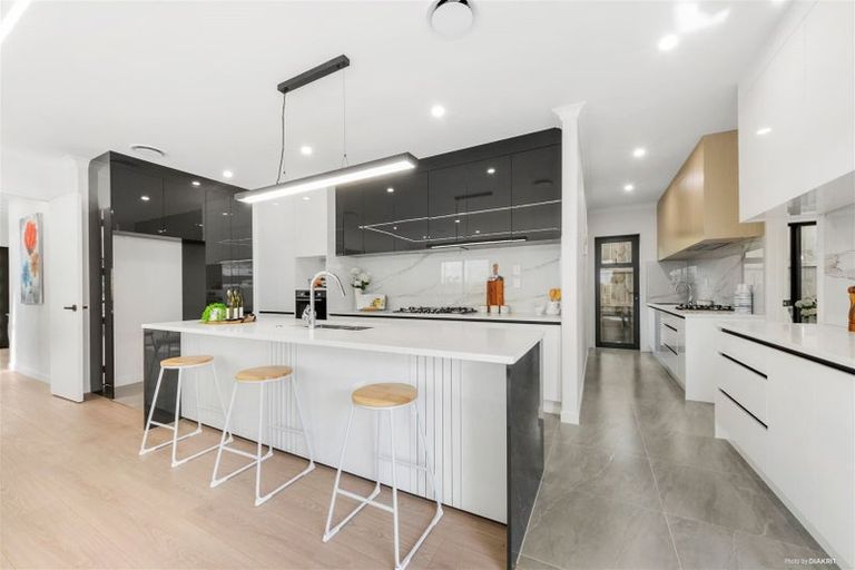 Photo of property in 40 Tannaghmore Drive, Flat Bush, Auckland, 2019