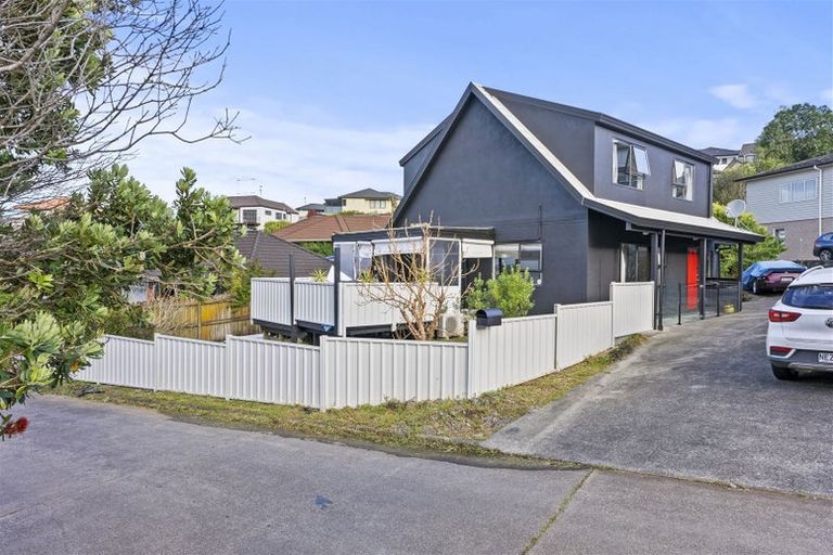 Photo of property in 1/20 Lowburn Place, Clover Park, Auckland, 2019
