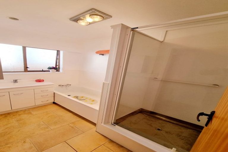 Photo of property in 2/44 Wallace Road, Papatoetoe, Auckland, 2025