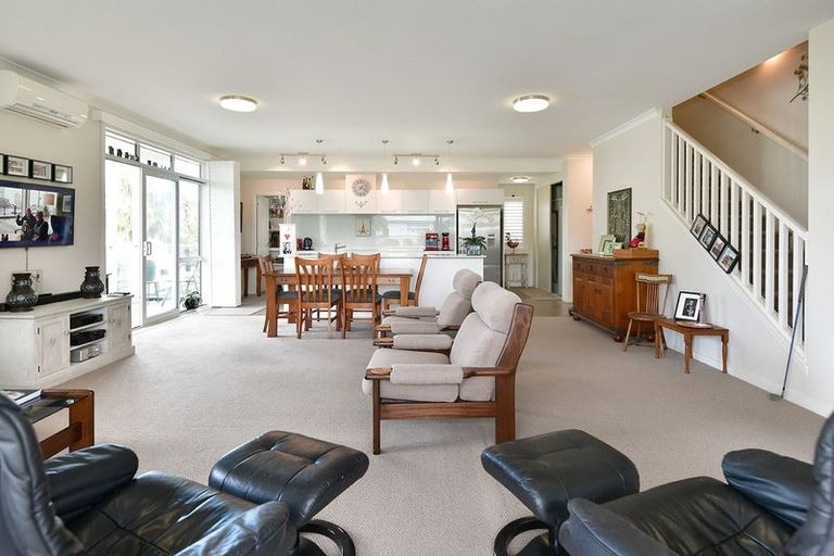 Photo of property in 37 Landmark Terrace, Orewa, 0931