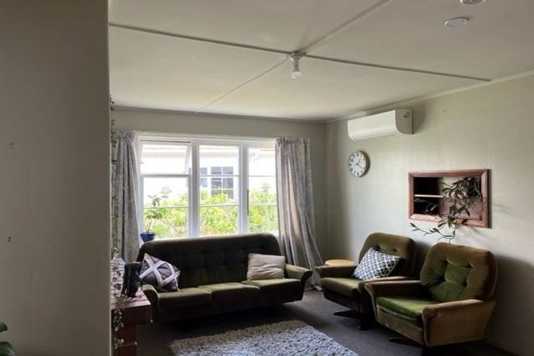 Photo of property in 54 Wrantage Street, Westown, New Plymouth, 4310