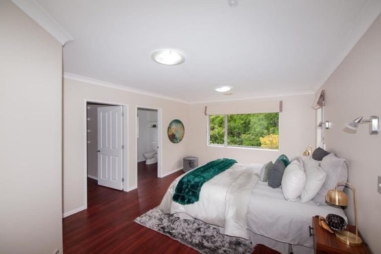 Photo of property in 212 Westchester Drive, Churton Park, Wellington, 6037