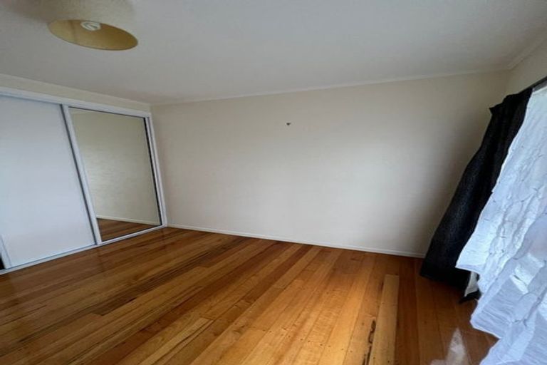 Photo of property in 2/20 Saint Peters Street, Northcote, Auckland, 0627