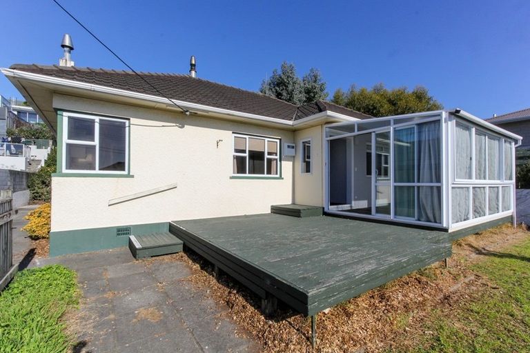 Photo of property in 33 Breakwater Road, Moturoa, New Plymouth, 4310