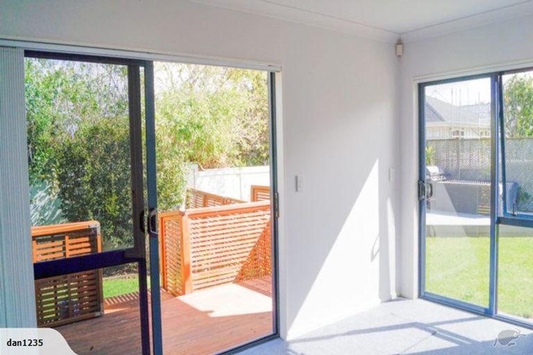 Photo of property in 1b Estuary Views, Shelly Park, Auckland, 2014