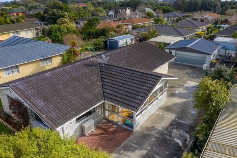Photo of property in 8 Kanawa Street, Waikanae, 5036