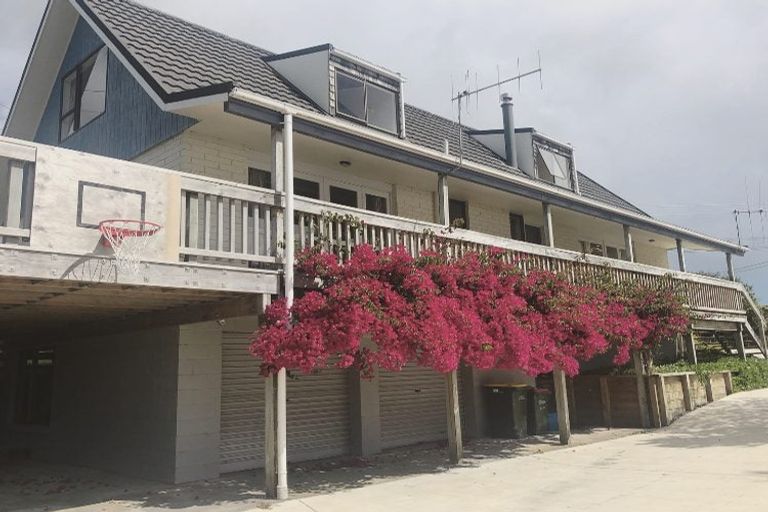 Photo of property in 119 Wairau Road, Oakura, 4314