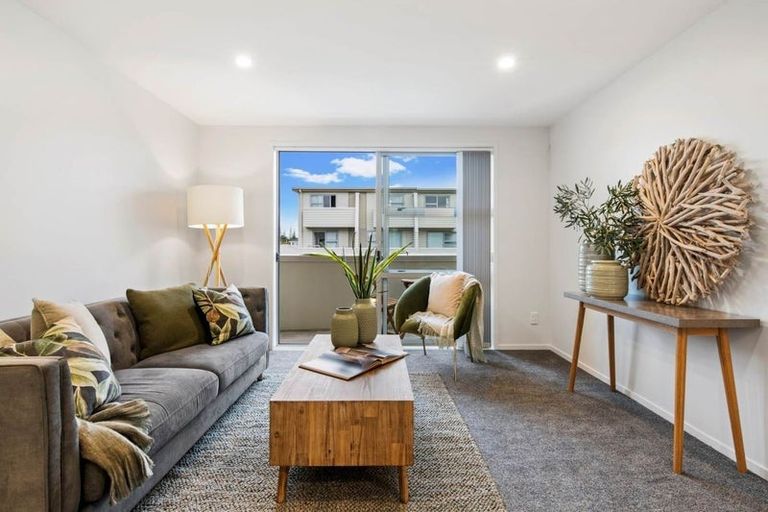 Photo of property in 18/3 Riverside Road, Orewa, 0931