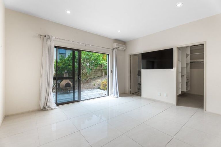 Photo of property in 71 Kittiwake Drive, Schnapper Rock, Auckland, 0632