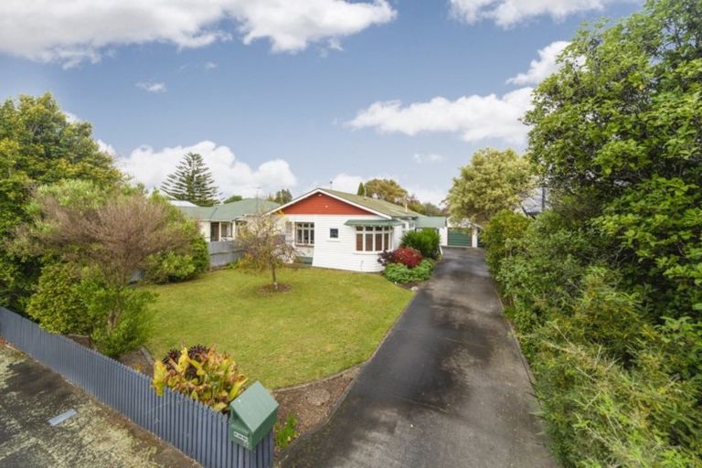 Photo of property in 28 Lyndhurst Street, Takaro, Palmerston North, 4412