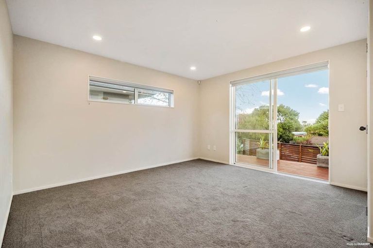Photo of property in 11a Kaihu Street, Northcote, Auckland, 0627
