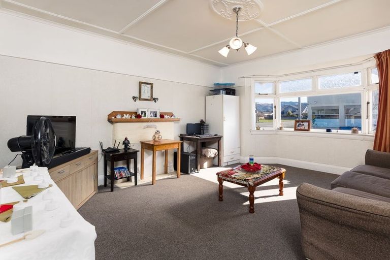 Photo of property in 49 Shearman Street, Waimate, 7924