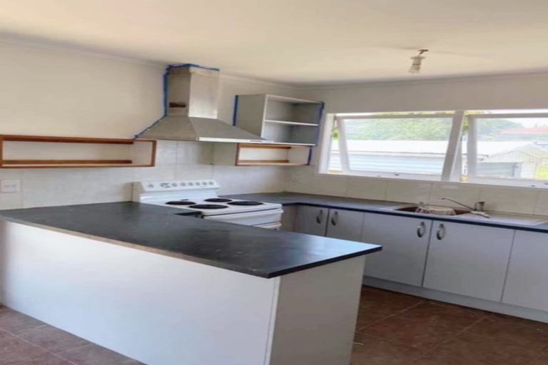 Photo of property in 19 Wycherley Drive, Bucklands Beach, Auckland, 2014