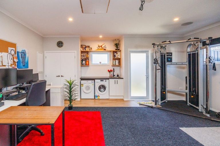 Photo of property in 11a Belvedere Crescent, Takaro, Palmerston North, 4412