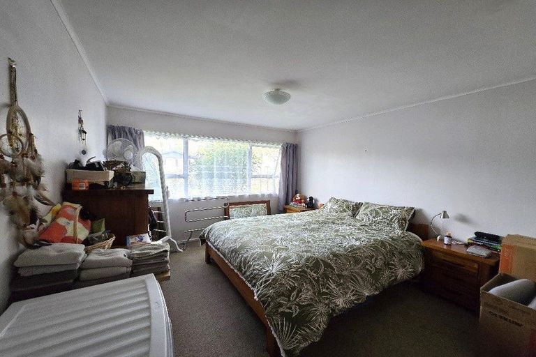 Photo of property in 1/25 Sapphire Place, Bayview, Auckland, 0629