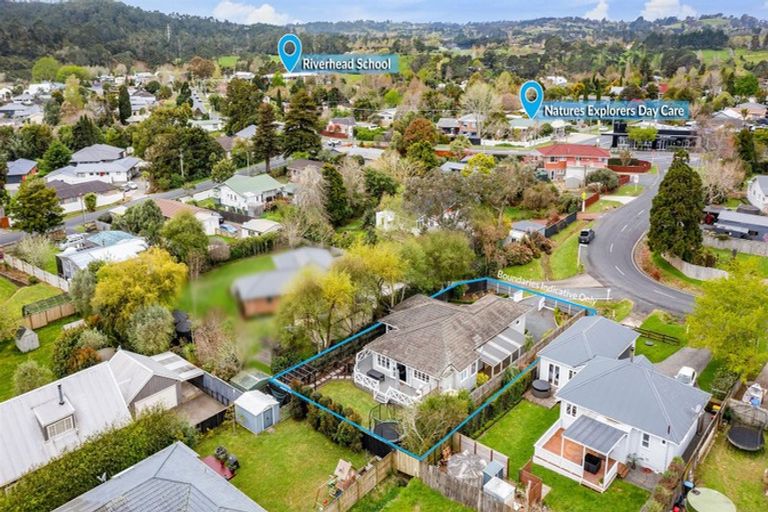 Photo of property in 2 Alice Street, Riverhead, 0820