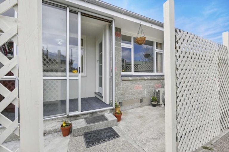 Photo of property in 4/5 Haast Street, Linwood, Christchurch, 8011