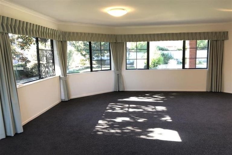 Photo of property in 11 Greenough Place, Rototuna, Hamilton, 3210